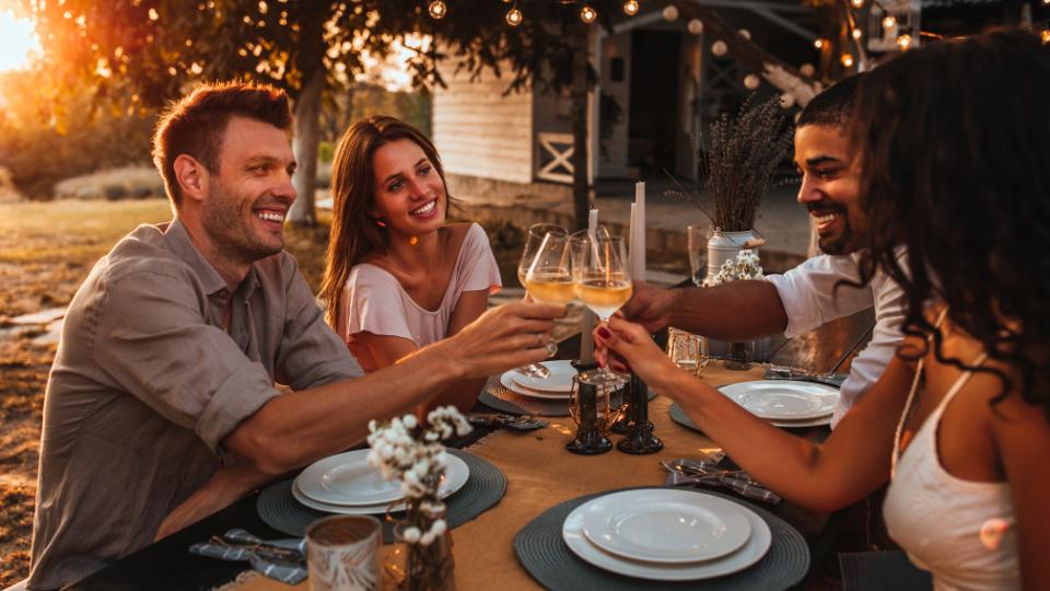 VIDA SOCIAL Y HÁBITOS SALUDABLES, ¿SON INCOMPATIBLES?